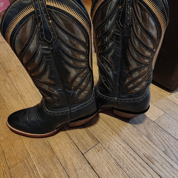 Ariat Black Heeled Boots With Metallic Silver And Bronze - Picture 2 of 2
